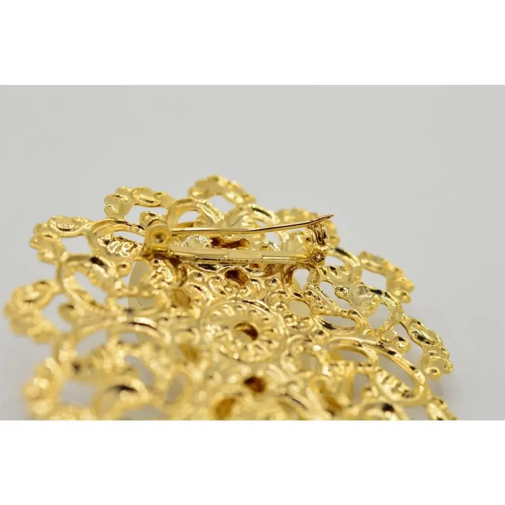 Unbranded stunning pin